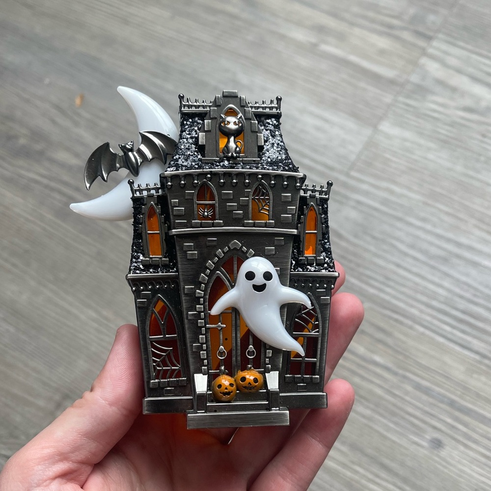 Bath And Body Works Wallflower Nightlight Plug-in Haunted House with Ghost